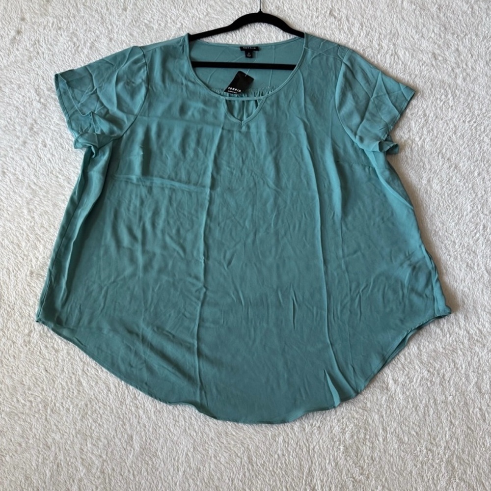 Torrid Georgette Keyhole Flutter Sleeve Blouse Size 2X New